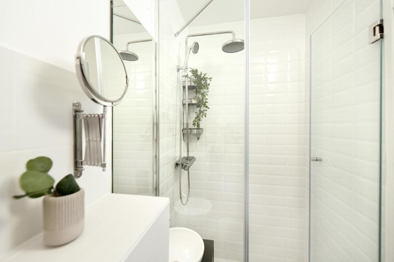 The Dream Apartment - Near Radisson Hotel Bucharest Luaran gambar