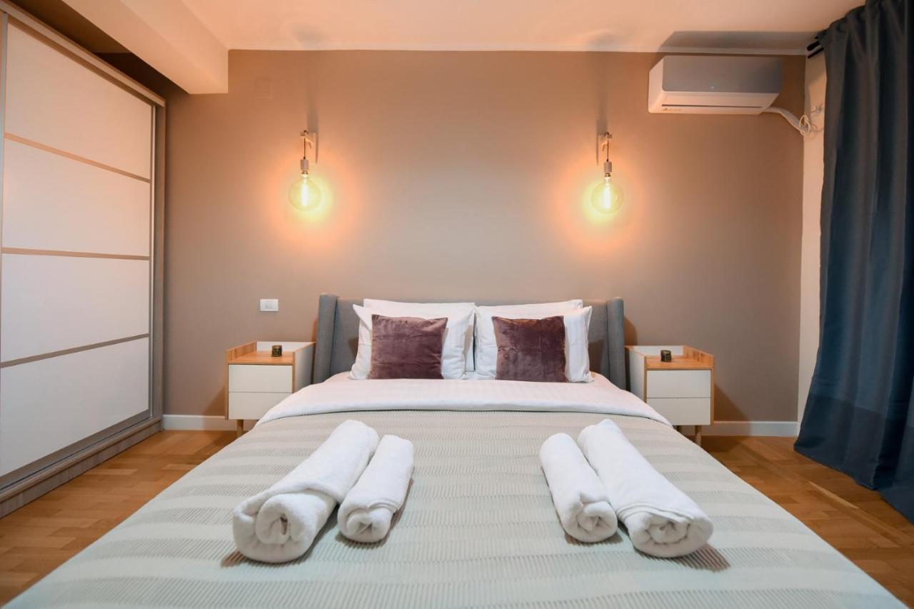 The Dream Apartment - Near Radisson Hotel Bucharest Luaran gambar
