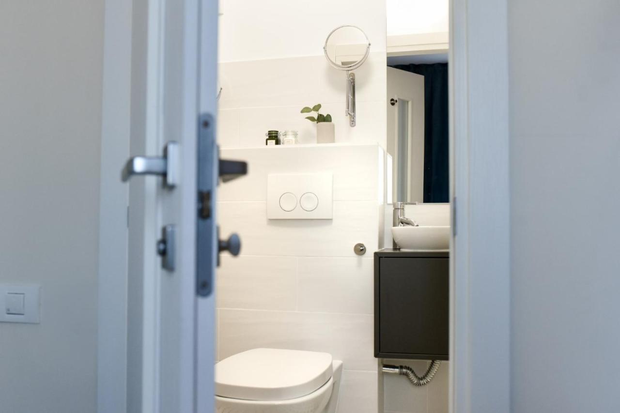 The Dream Apartment - Near Radisson Hotel Bucharest Luaran gambar