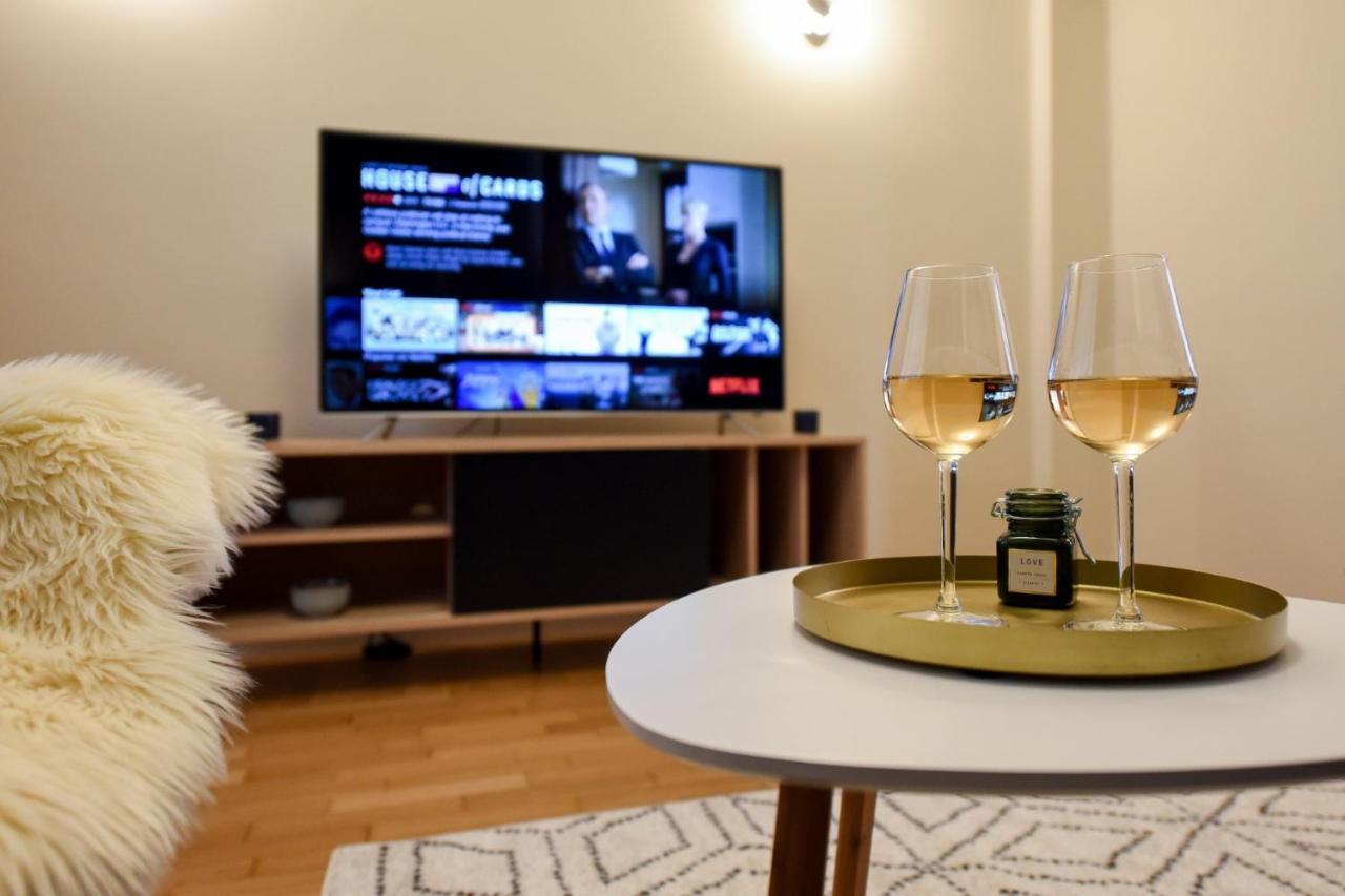 The Dream Apartment - Near Radisson Hotel Bucharest Luaran gambar